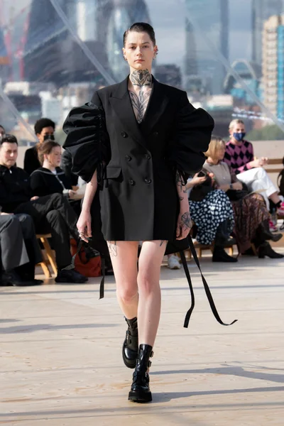 Look 1
